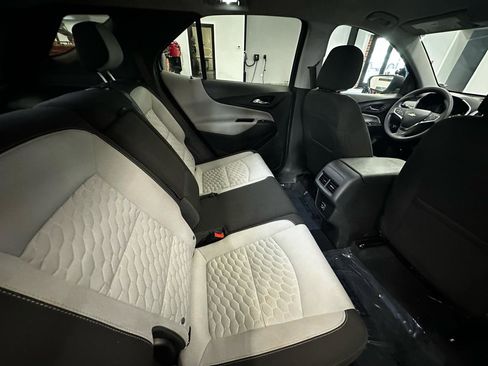 Used 2021 Chevrolet Equinox LS w/ LS Convenience Package image 14