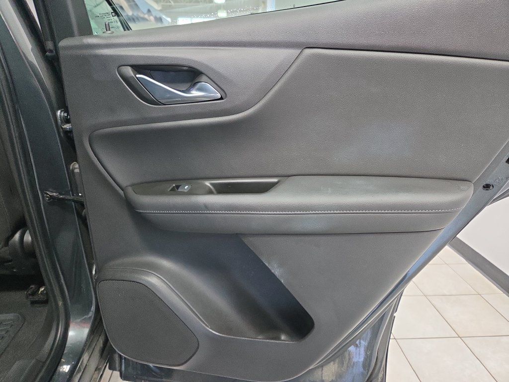 Used 2019 Chevrolet Blazer LT FWD image 17