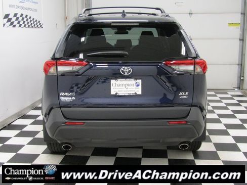 Used 2021 Toyota RAV4 XLE image 14
