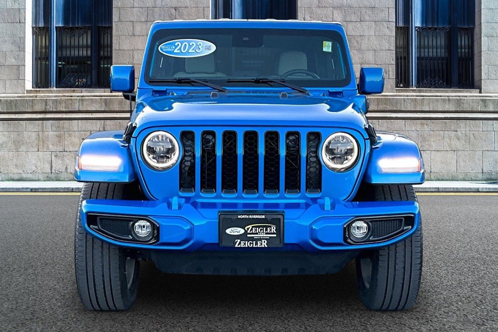 Used 2023 Jeep Wrangler Unlimited Sahara AWD/4WD image 3