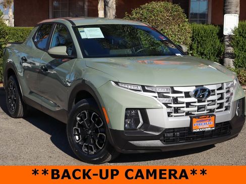 Used 2024 Hyundai Santa Cruz SE image 2