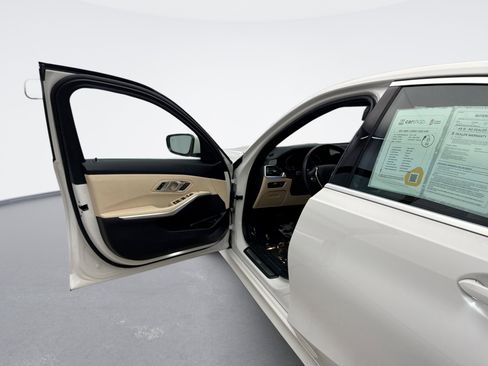 Used 2021 BMW 330i xDrive 330XI AWD w/ Convenience Package image 9