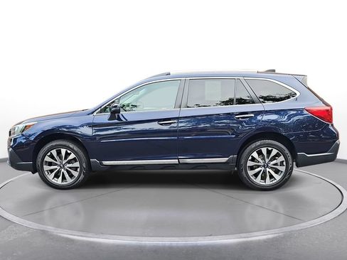 Used 2018 Subaru Outback 3.6R Touring w/ Popular Package #3 AWD/4WD image 8