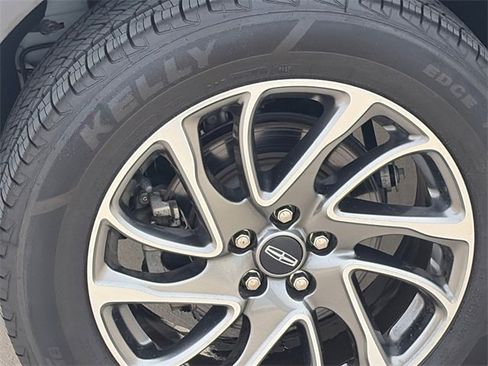 Used 2022 Lincoln Corsair AWD w/ Equipment Group 101A image 11