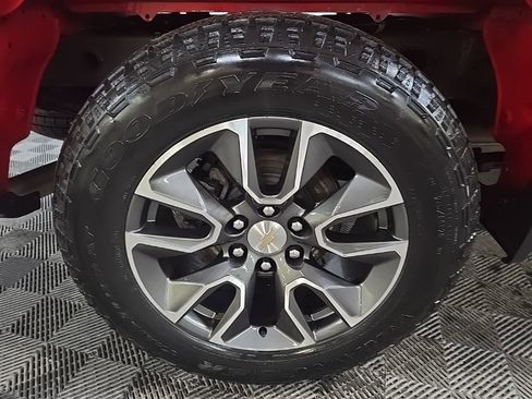Used 2024 Chevrolet Silverado 1500 LT image 13