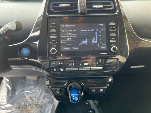 Used 2022 Toyota Prius LE image 13