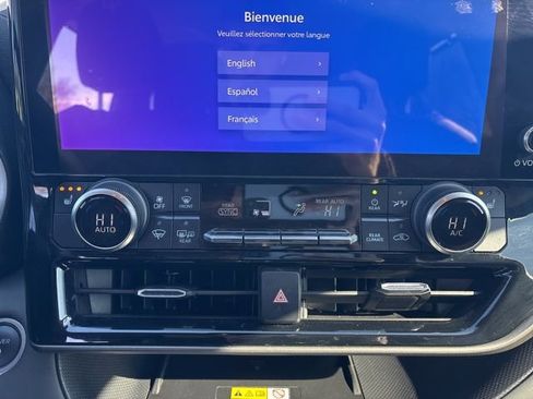 Certified 2024 Toyota Highlander XLE image 34