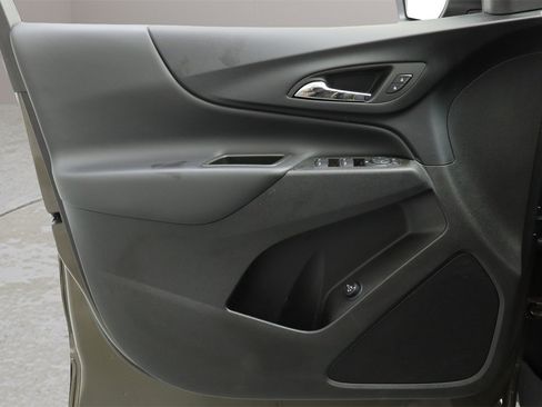 Used 2024 Chevrolet Equinox LT image 29