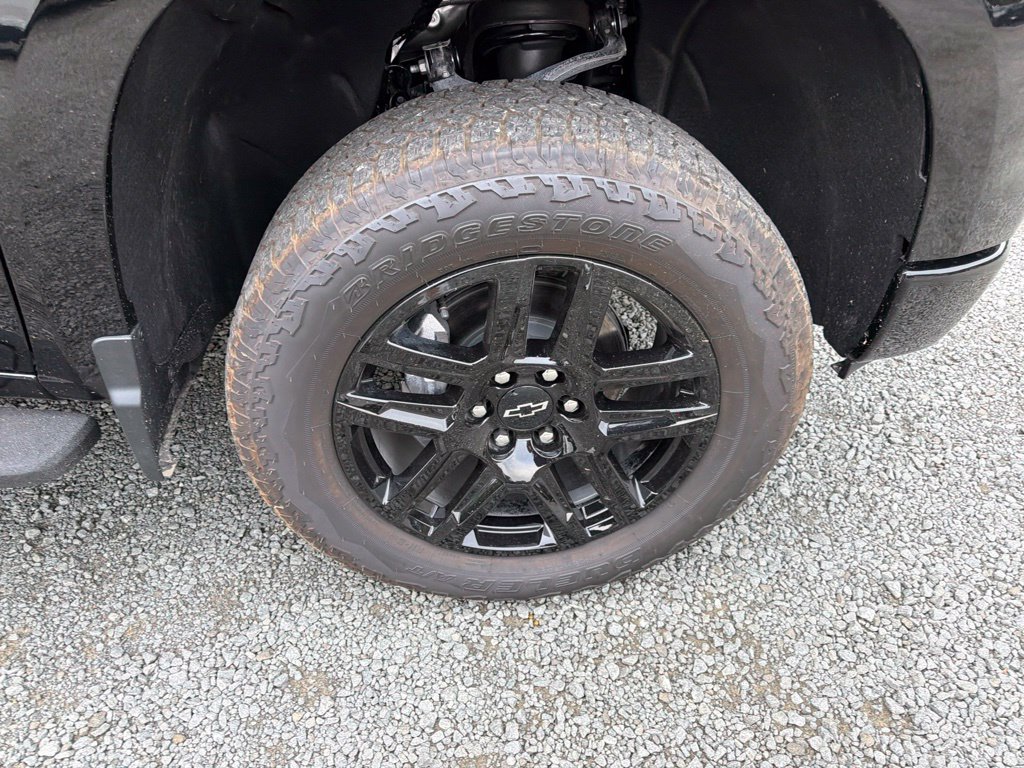 Used 2025 Chevrolet Silverado 1500 LT Trail Boss w/ Convenience Package II AWD/4WD image 10
