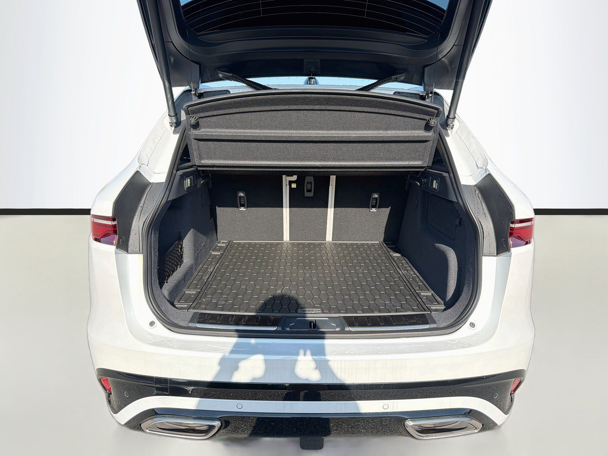 New 2026 Jaguar F-PACE R-Dynamic S AWD/4WD image 12