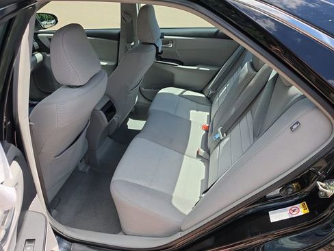Used 2015 Toyota Camry LE FWD image 21