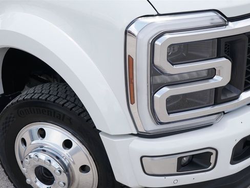 Certified 2025 Ford F450 Platinum w/ Platinum Plus Package AWD/4WD image 3
