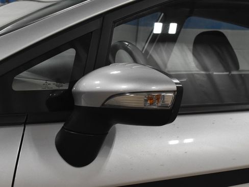 Used 2014 Ford Fiesta SE image 3