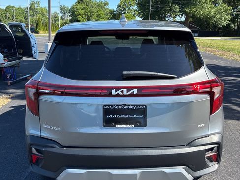 Used 2024 Kia Seltos LX AWD/4WD image 11