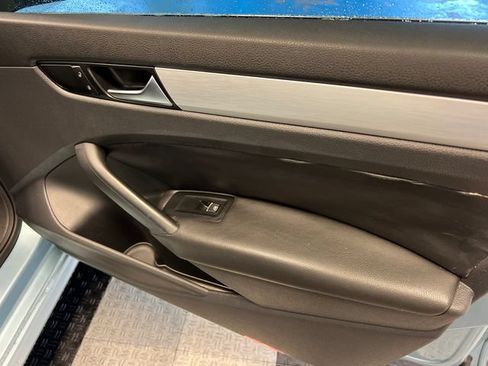 Used 2012 Volkswagen Passat 2.5 SE FWD image 11