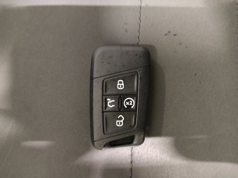 Used 2022 Volkswagen Taos SE AWD/4WD image 32