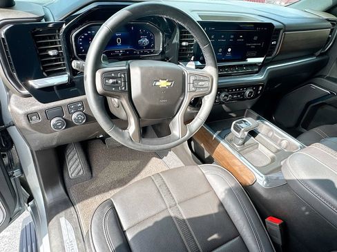 Used 2024 Chevrolet Silverado 1500 High Country RWD image 10