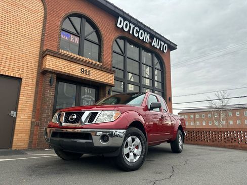 Used 2009 Nissan Frontier SE w/ SE Value Truck Pkg image 3