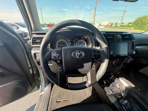 Used 2022 Toyota 4Runner TRD Off-Road Premium w/ 4Runner Black Package (TMS) AWD/4WD image 15