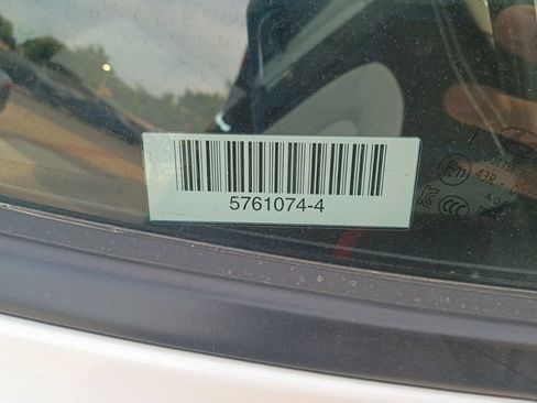 Used 2025 Hyundai Venue SEL FWD image 9
