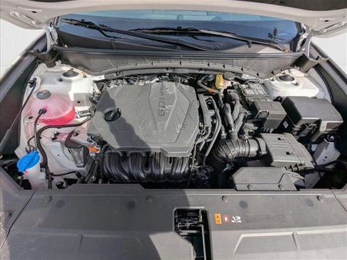 New 2025 Hyundai Tucson SE image 16