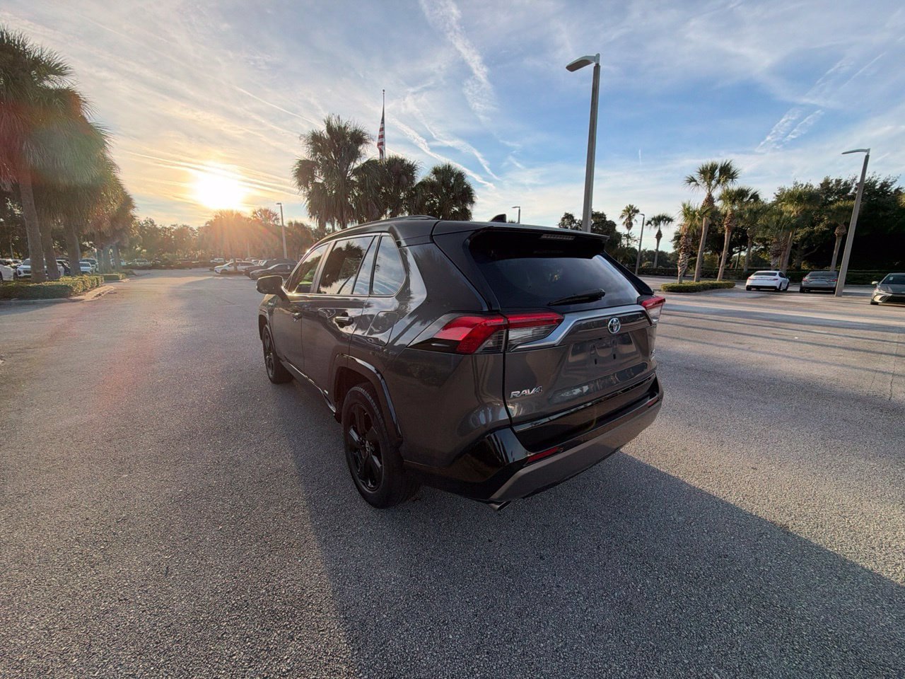 Used 2019 Toyota RAV4 XSE AWD/4WD image 3