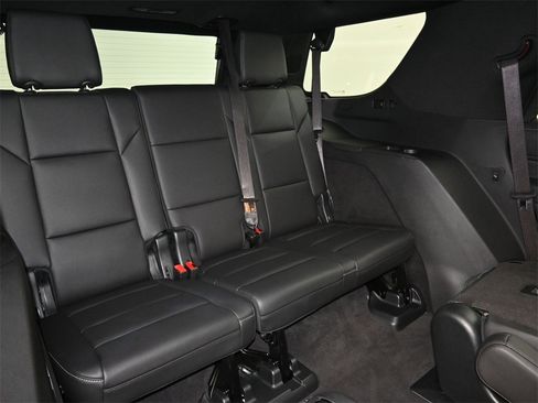 Used 2023 Cadillac Escalade Luxury image 17