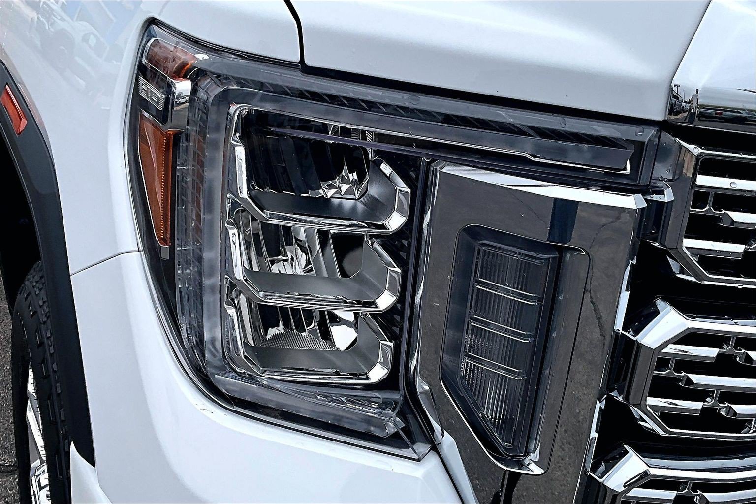 Used 2021 GMC Sierra 3500 Denali w/ Denali Ultimate Package AWD/4WD image 32