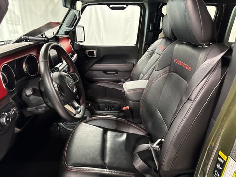 Used 2021 Jeep Wrangler Unlimited Rubicon AWD/4WD image 3