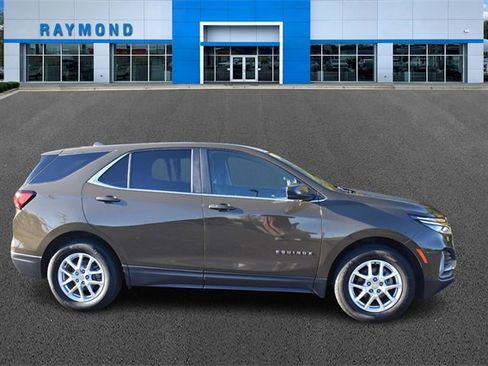 Certified 2024 Chevrolet Equinox LT image 2