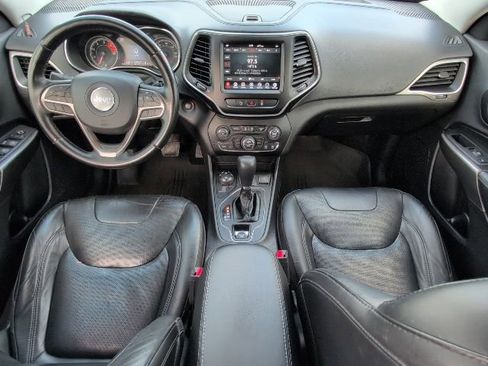 Used 2021 Jeep Cherokee Latitude Lux w/ Comfort/Convenience Group image 5