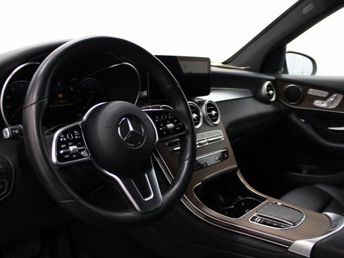 Used 2022 Mercedes-Benz GLC 300 4MATIC w/ Driver Assistance Package image 17