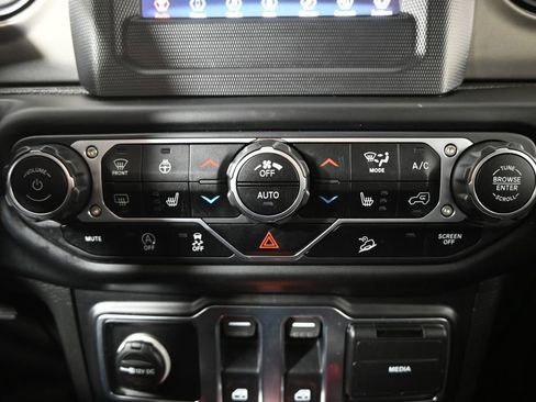Used 2020 Jeep Wrangler Sport AWD/4WD image 29