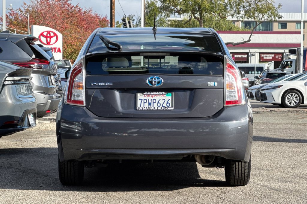 Used 2015 Toyota Prius Two FWD image 4