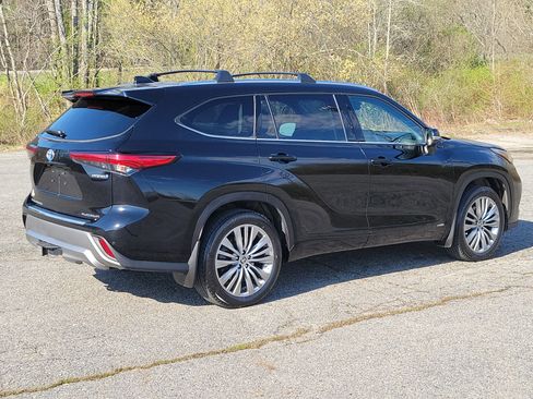 Used 2023 Toyota Highlander Platinum AWD/4WD image 5