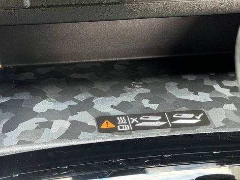 Used 2024 Chevrolet Colorado Z71 w/ Z71 Convenience Package 2 image 29