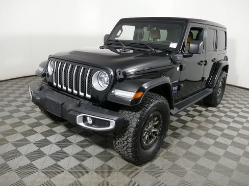 Used 2021 Jeep Wrangler Unlimited Sahara w/ Cold Weather Group AWD/4WD image 3