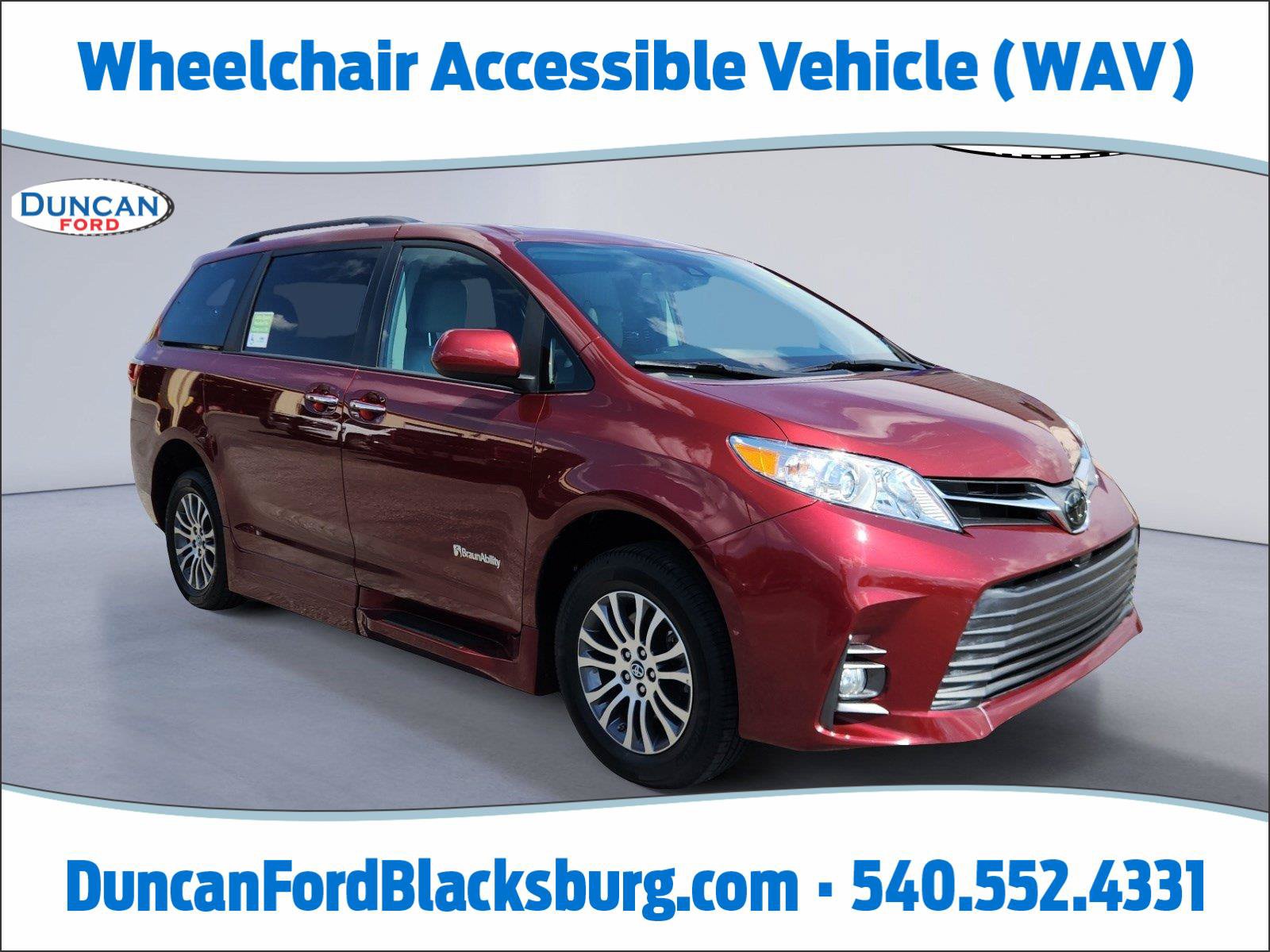 Used 2019 Toyota Sienna XLE w/ XLE Navigation Package FWD image 1