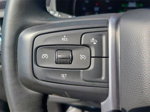 Used 2024 GMC Yukon XL SLT image 30