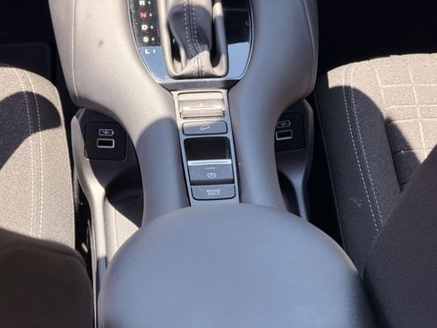 Used 2023 Honda HR-V LX image 24