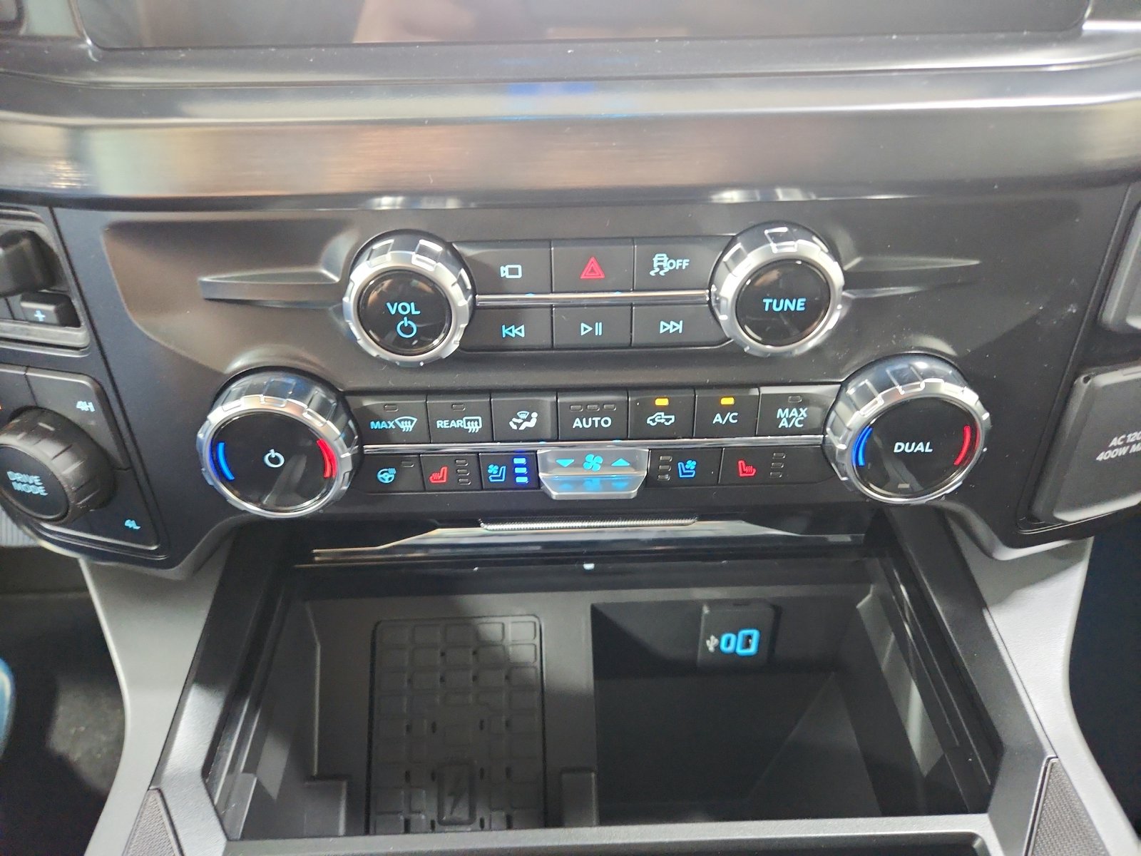New 2027 Ford F450 Lariat w/ Lariat Ultimate Package AWD/4WD image 24