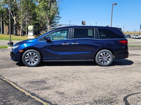 Used 2024 Honda Odyssey EX-L image 3