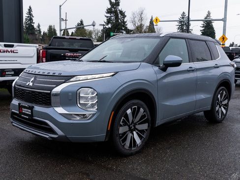 New 2026 Mitsubishi Outlander SEL image 3