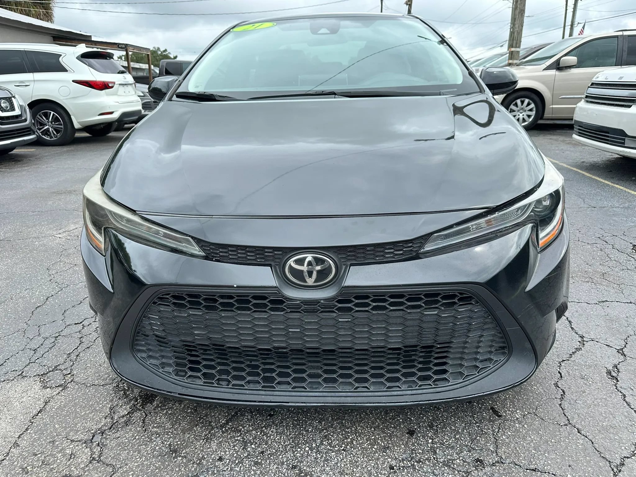 Used 2021 Toyota Corolla LE FWD image 3