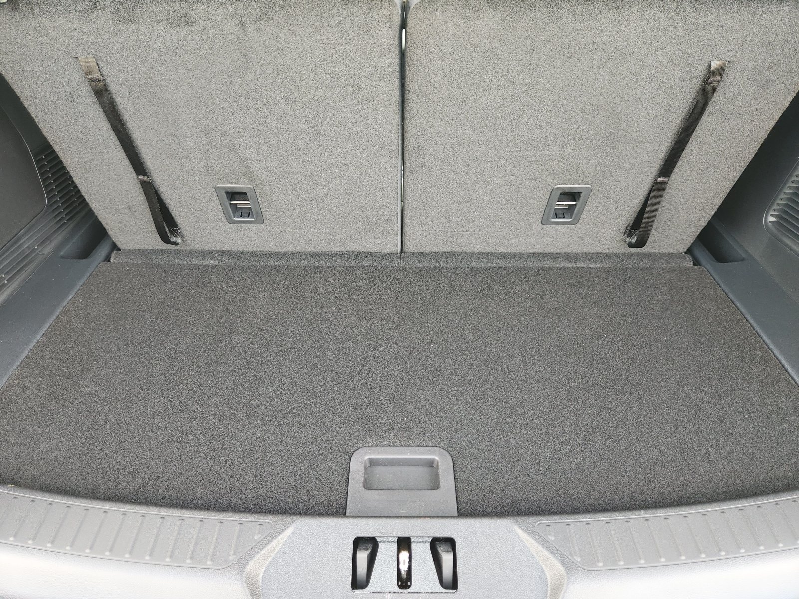 New 2027 Ford Explorer Active RWD image 27