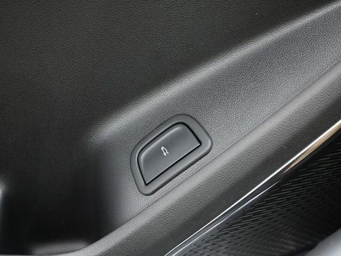 New 2026 Chevrolet Traverse LT w/ Enhanced Driving Package FWD image 27
