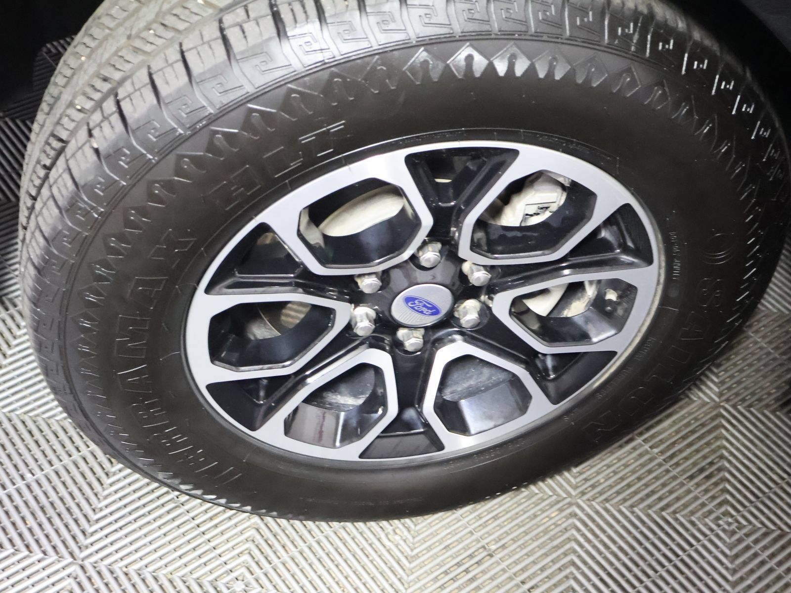 Used 2024 Ford Expedition XLT AWD/4WD image 19