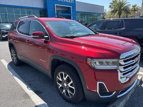 Used 2023 GMC Acadia SLE w/ Driver Convenience Package image 3