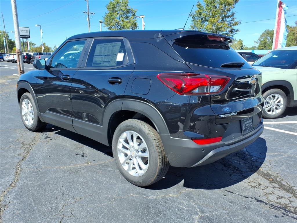 New 2026 Chevrolet TrailBlazer LS w/ LS Convenience Package FWD image 5