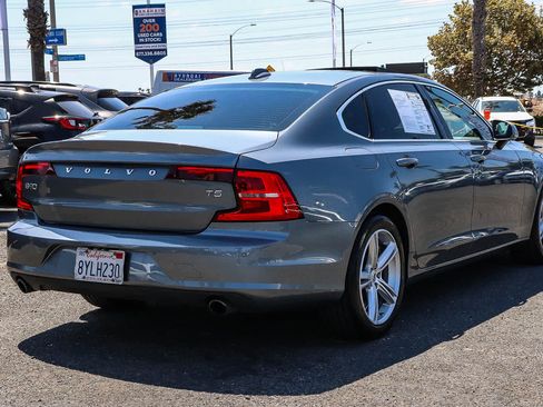Used 2018 Volvo S90 T5 Momentum w/ Convenience Package FWD image 7